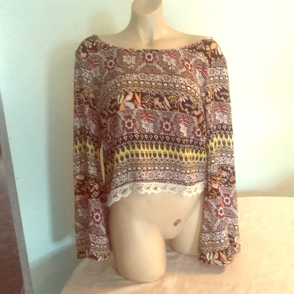 Wet Seal bell sleeved summer/fall top